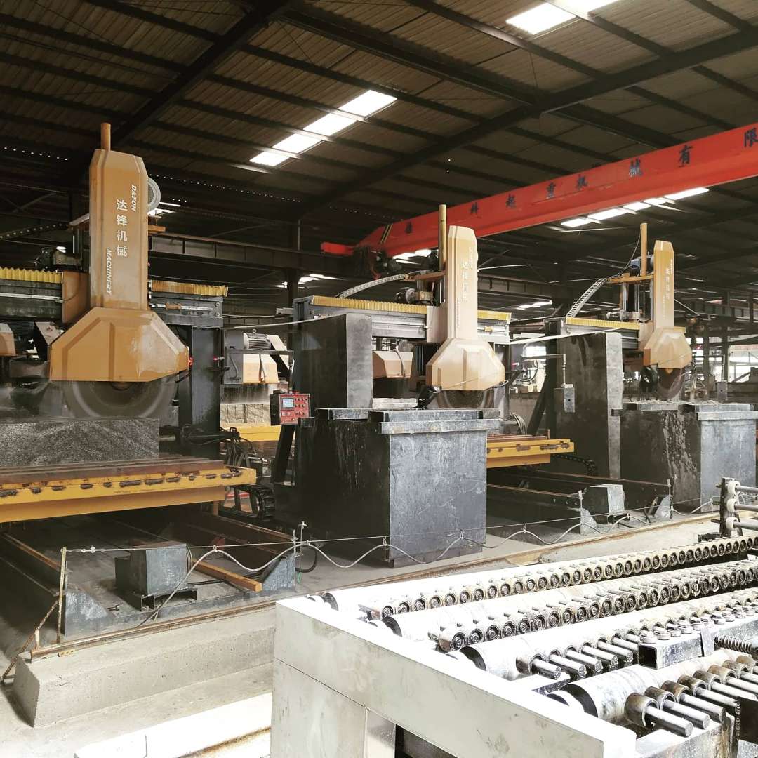 Curbstone Slicing Machine